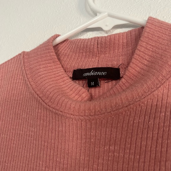 Pink mock neck tank - Picture 2 of 2